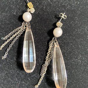 Simple but elegant  pearl and teardrop earrings